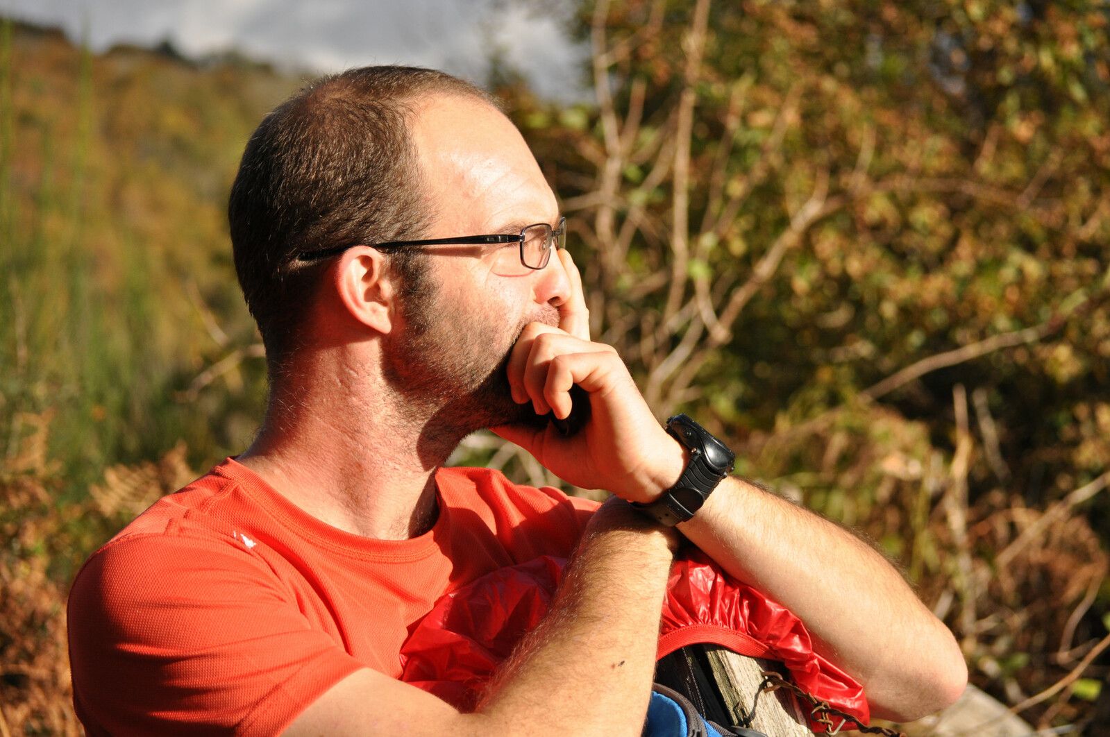 Portrait de Nicolas Dreux, accompagnateur en montagne, en forêt